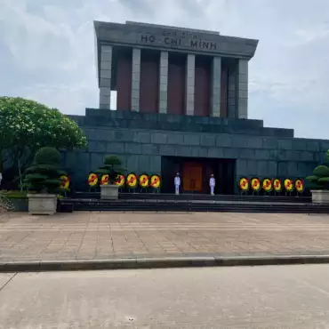 vietnam-hanoi-mauseole-ho-chi-minh