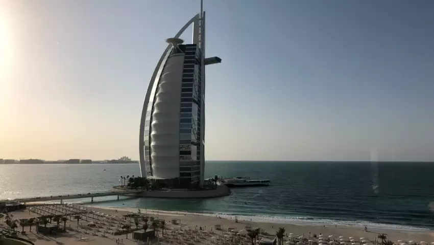 dubai-emirati-arabi-burj-al-arab-vela-icona