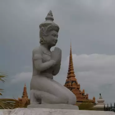 cambogia-phnom-penh-statua