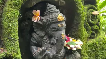 bali-statua-spiritualita-tour-di-gruppo-agosto