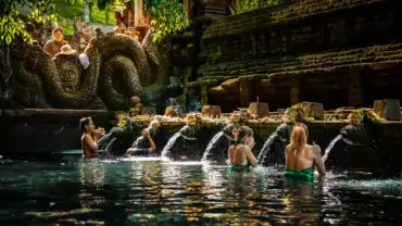 bali-tirta-empul-ubud-tour-agosto